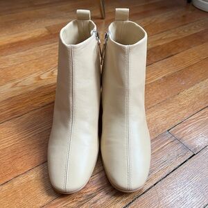 NWT Everlane Ecru Leather Boots